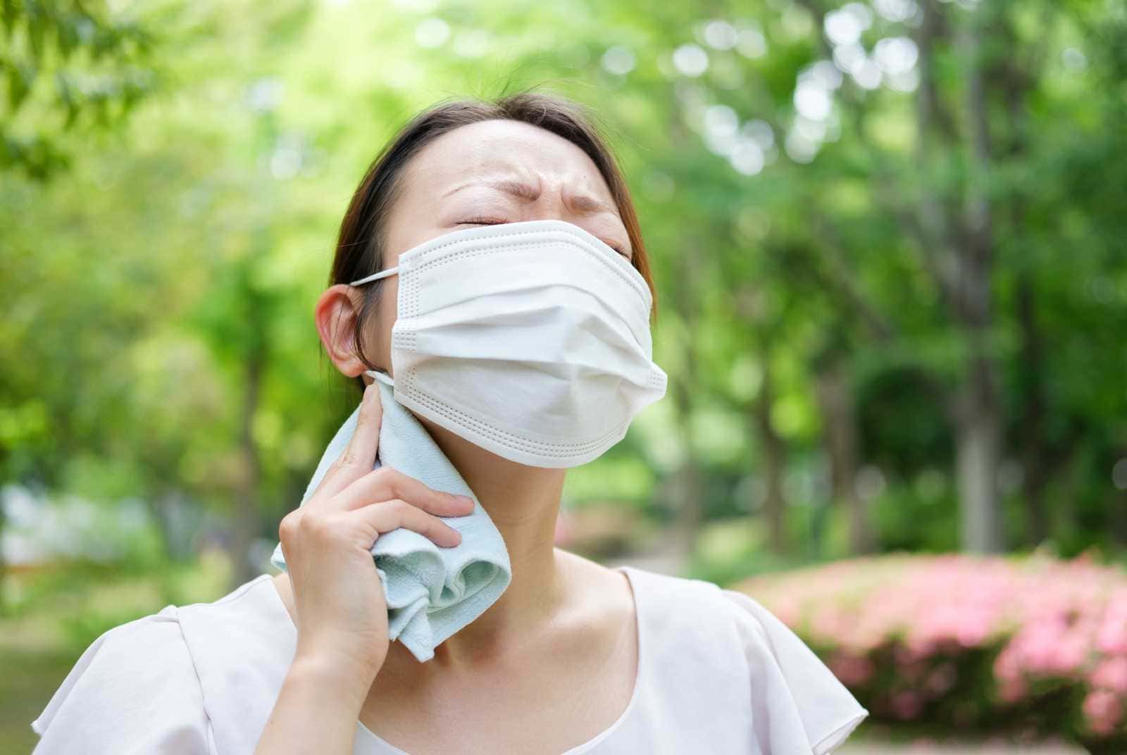 高溫天氣里，應(yīng)如何選擇口罩